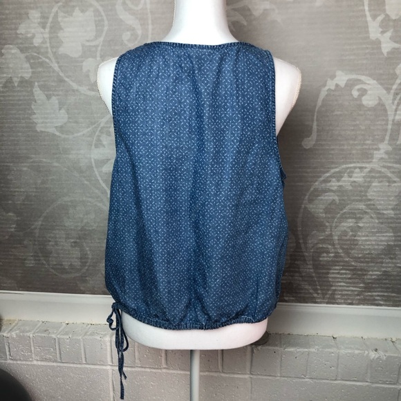Universal Thread Chambray Sleeveless Top Large - Picture 4 of 5